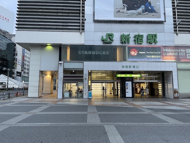 【完全保存版】新宿東口への行き方や待ち合わせスポット、ランドマークをご紹介! | JRE MALL Media
